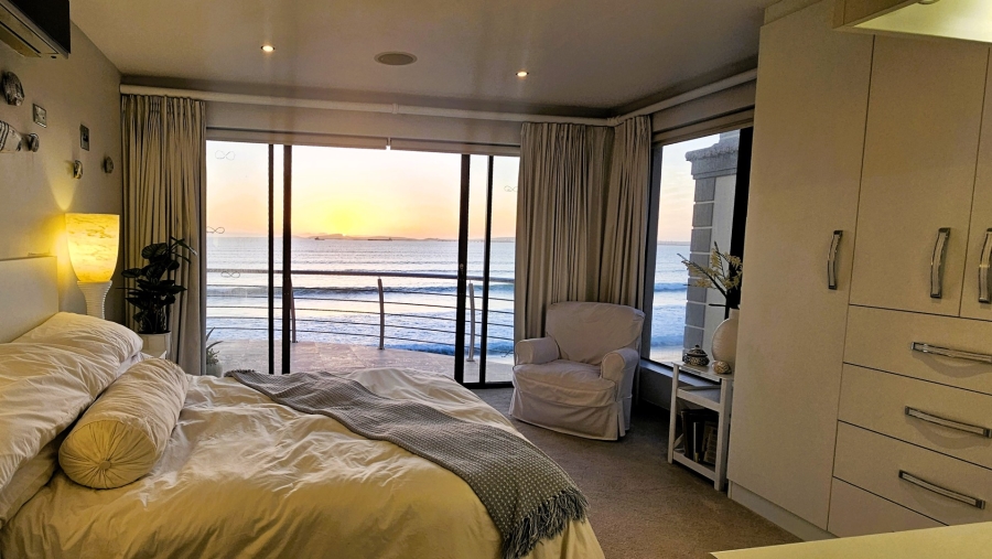 5 Bedroom Property for Sale in Calypso Beach Western Cape